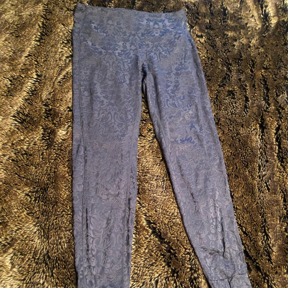 Athletic leggings